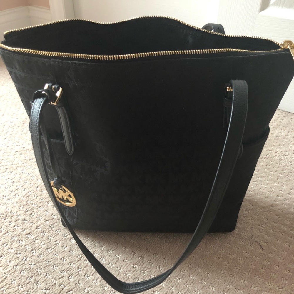 Michael Kors bag - Picture 1 of 7